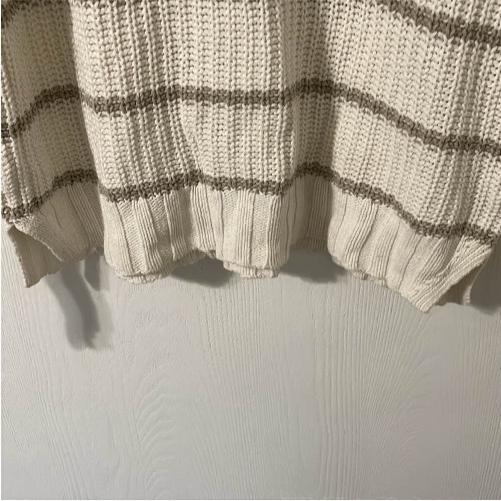 💰American Eagle NWOT Semi Cropped Knit Striped Sweater Oversized XS fits upto XL - Picture 4 of 7
